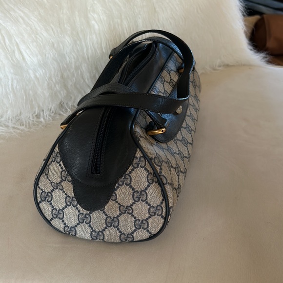 Gucci Supreme Handbag - Picture 6 of 11